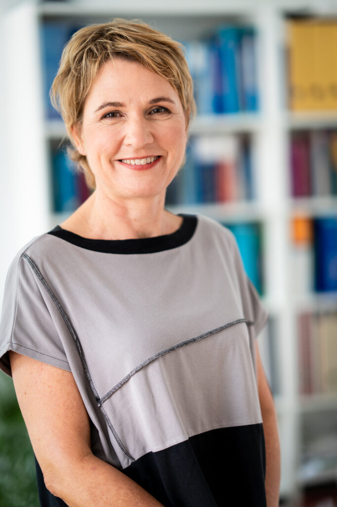 Dr. Karin Koschitz